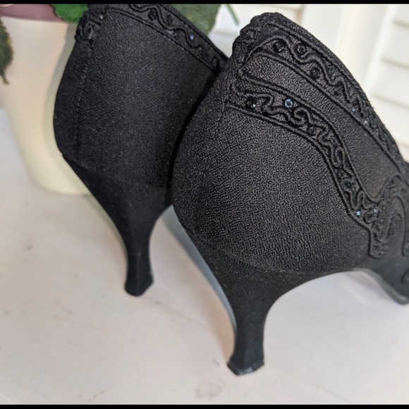 Notorious Black Embroidered Heels. - Picture 5 of 6